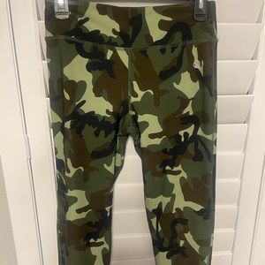 Capri style gym pants